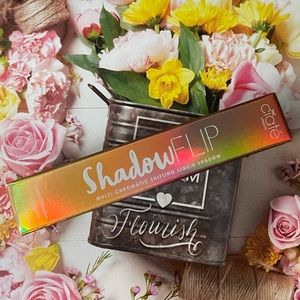 Shadow Flip liquid eye shadow